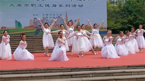 忻州师院附ä¸-å-|生和家长社会实è·μæ′»åЍèμ°è¿›é˜3å¡ä1¡èμ¤æ°′æ‘留守儿ç«¥